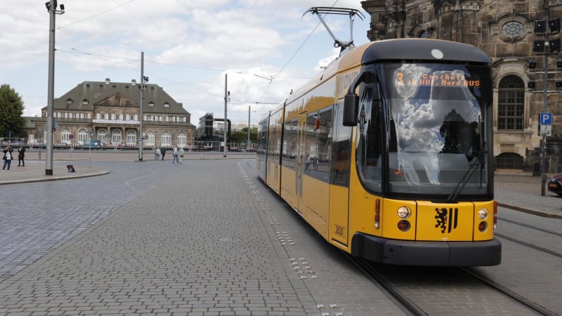 Pobodaný hrdina z drážďanské tramvaje: Neotáčejte se ke zneužívání zády, vzkázal z nemocnice