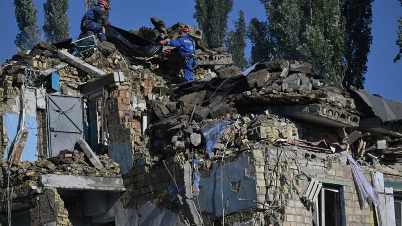 Noční peklo v Kyjevě: Při ruském bombardování přišly o život děti, počet obětí stále roste
