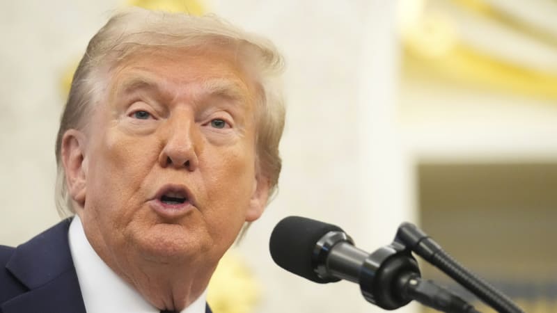 Trump posílá k břehům Venezuely lodě a ponorky: Zvažuje údery proti tamním drogovým gangům