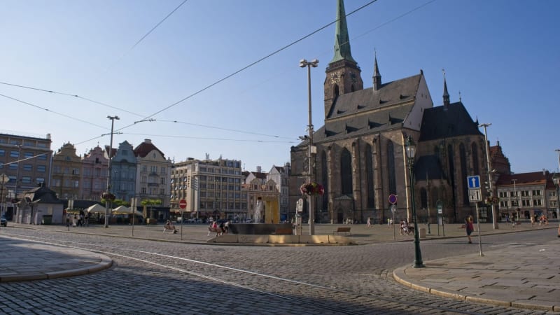 Pulzující metropole, krásy Šumavy, ale i řada výzev. Co trápí obyvatele Plzeňského kraje?