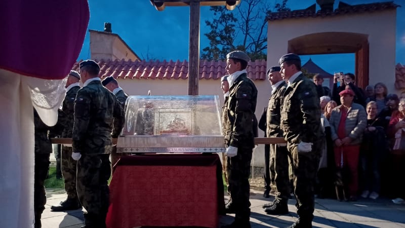 Davy si ve Staré Boleslavi připomínají svatého Václava. Lidé si mohou prohlédnout i jeho lebku