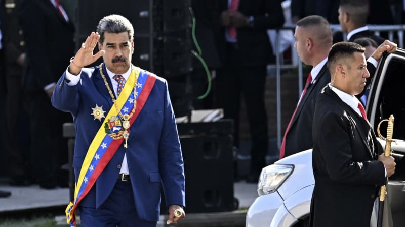 Venezuela se chystá na útok USA: Maduro podepsal dekret, který mu umožňuje vyhlásit stav nouze