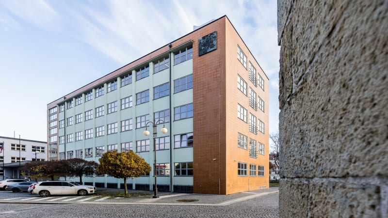 Cizinci usmrtili otce dvou dětí, po vězení musí opustit Česko. Žena oběti soud proplakala