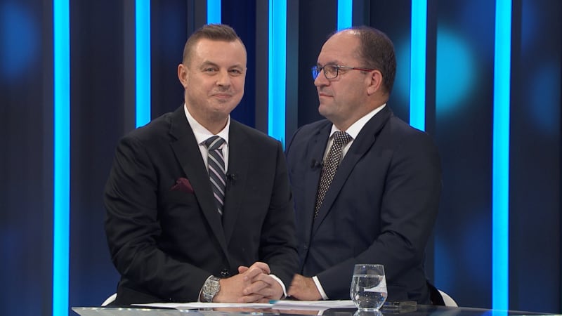 Rajchl: O povolenkách chceme referendum. EU se z něj na zadek neposadí, reagoval Výborný