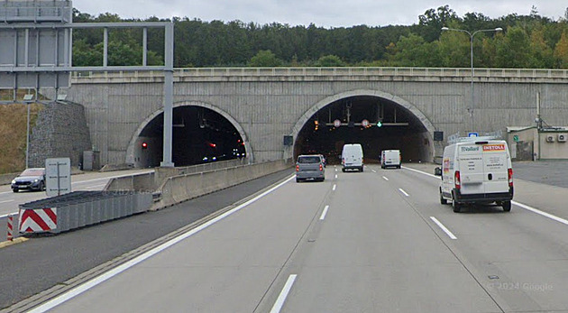 Pražský okruh o víkendu uzavře revize Komořanského tunelu, prověří technologie