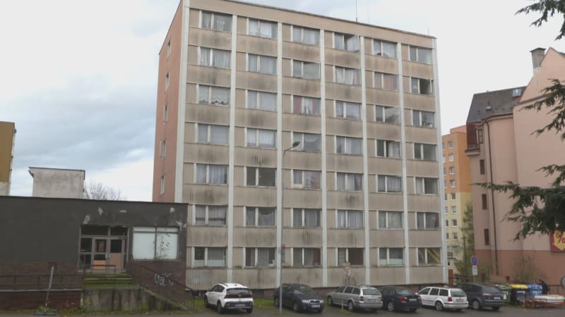 Šel bych to tam vystřílet, říká o ubytovně v Jablonci místní. Lidé se bouří, město chce odkup