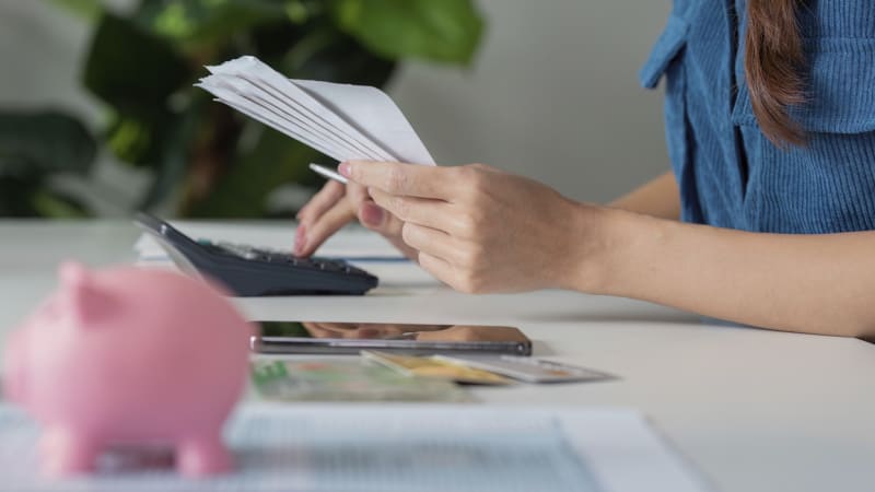 Elektřina po zásahu úřadu může někomu zdražit i o tisíce ročně. Za energie ale nejspíš ušetříme