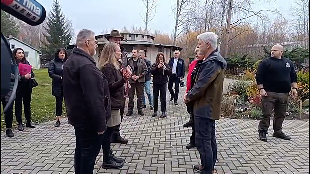 Prezident poznává přírodní krásy Karlovarského kraje i hovoří se studenty