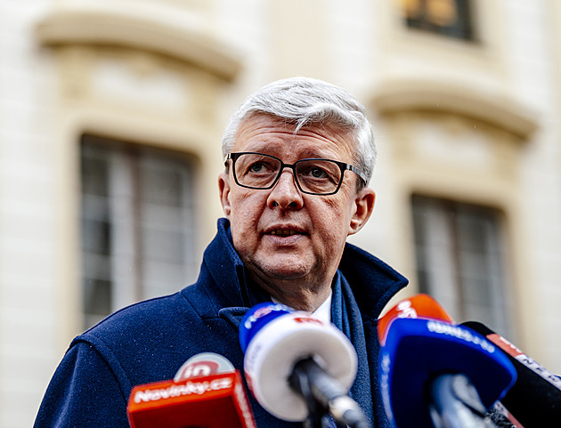 Havlíček má za neudržitelné emisní povolenky, Schillerové vadí práce načerno