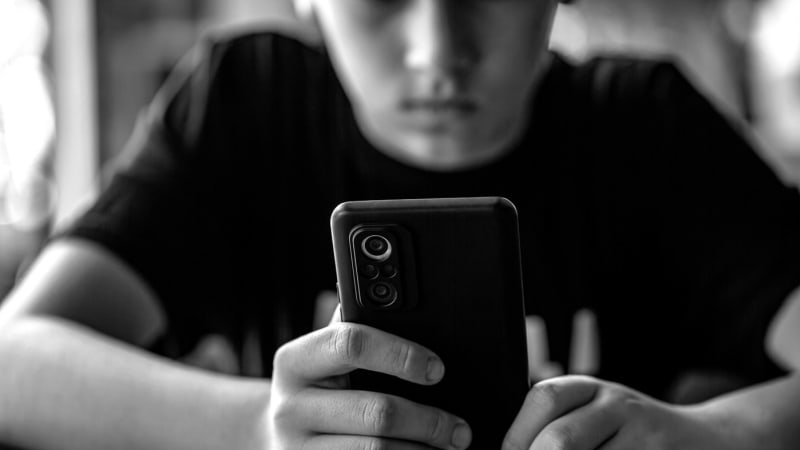 Videa s umělou inteligencí zaplavila sociální sítě. Nikdo na to nebyl připravený