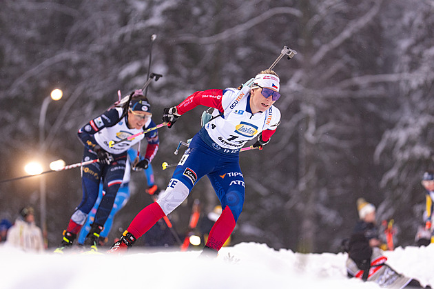 Biatlon ONLINE: Charvátová minula jen poslední ránu, ostatním Češkám se nedaří