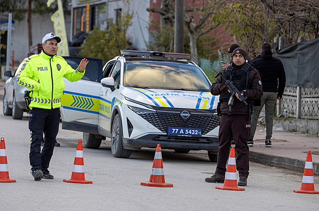 Zásah proti Islámskému státu v Turecku skončil přestřelkou, tři policisté zemřeli