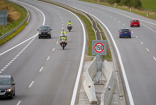 Dispečink na D3 spatřil auto v protisměru, řidič ujel několik desítek kilometrů