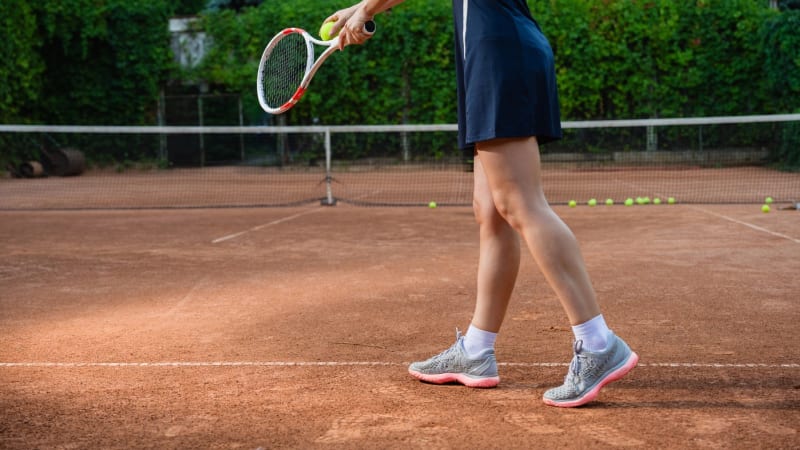 Tenisová komedie: Hráčka se na profesionálním turnaji nemohla trefit do míčku