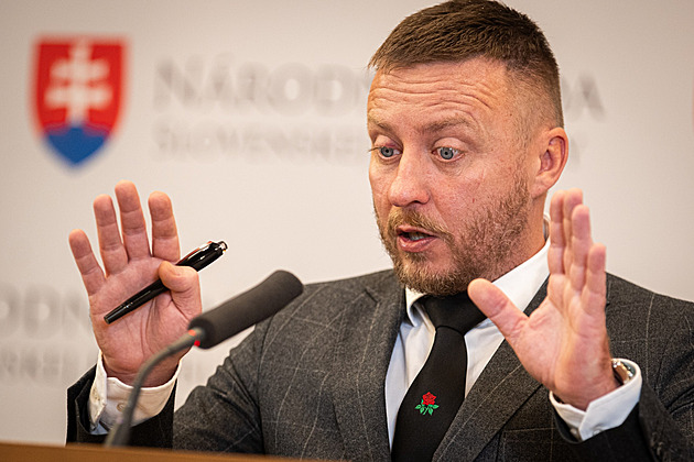 Kotlára mířícího na Rajchlův seminář o covidu vyšetřují kvůli šíření poplašné zprávy