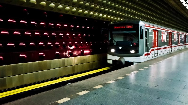 Dva dny nepojede na vytíženém úseku na trase B metro. Finišují práce na stanici u O2 arény