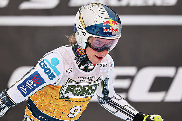 Sjezd ONLINE: Vonnová útočí na další stupně, Ledecká chybovala a je patnáctá