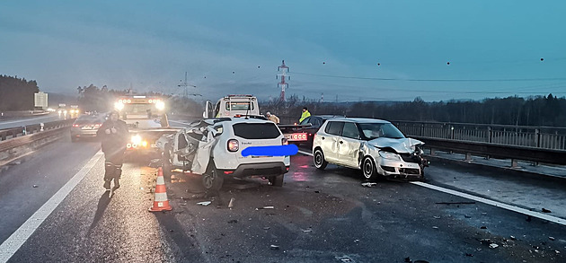 Silničáři varují před ledovkou, u Tábora už kvůli ní havarovalo několik aut