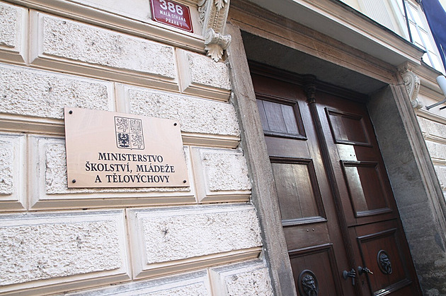 Resort školství utratil půl miliardy neúčelně. Žáci se dokonce zhoršují, zjistil NKÚ