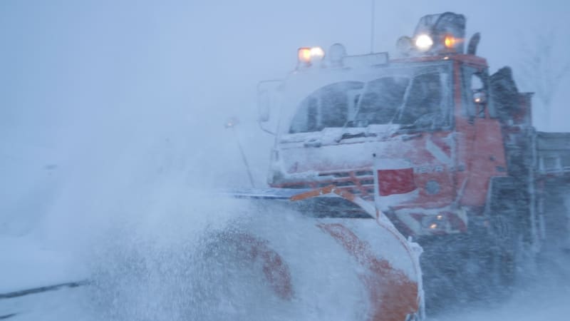 Česko trápí náledí: Na Liberecku boural autobus. Podívejte se, kde hrozí největší nebezpečí
