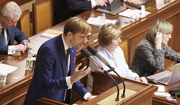 Na Ukrajincích vydělala VZP více než 10,5 miliardy, teď se o ně má rozdělit