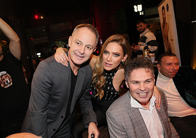 Verešová přiznala lososí sperma. Na křtu kalendáře měla Volopicha i Jágra