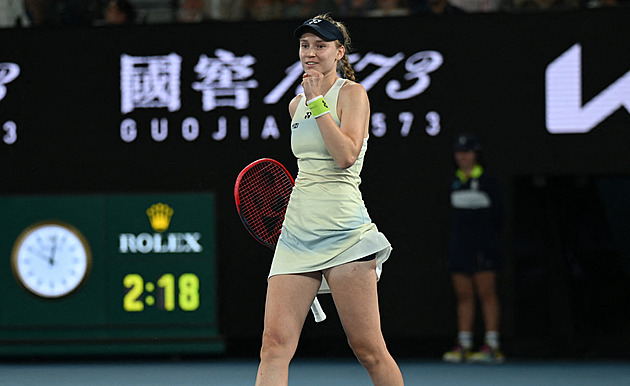 Titul z Australian Open slaví Rybakinová. Proti Sabalenkové otočila třetí set z 0:3