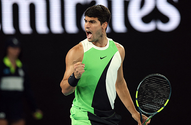 Australian Open ONLINE: Boj o titul i zápis do historie. Djokovič odpadá, Alcaraz vede