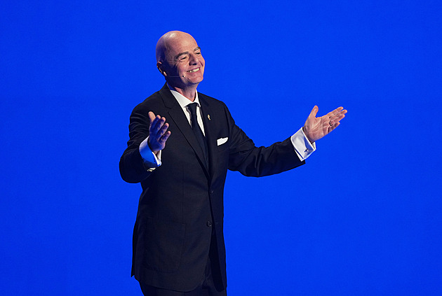 Pro Ukrajince je zdegenerovaný, pro Haška hloupý. Šéf fotbalu chce zpátky Rusko