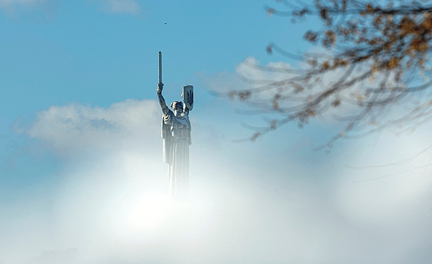 Rusko zasáhlo muzeum druhé světové války pod kyjevskou sochou Matka vlast