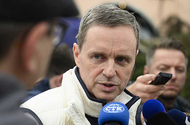 Lékař Čechů v Miláně: Ruku si podejte, ale pak ji nedávejte do úst. Co stav Sáblíkové?