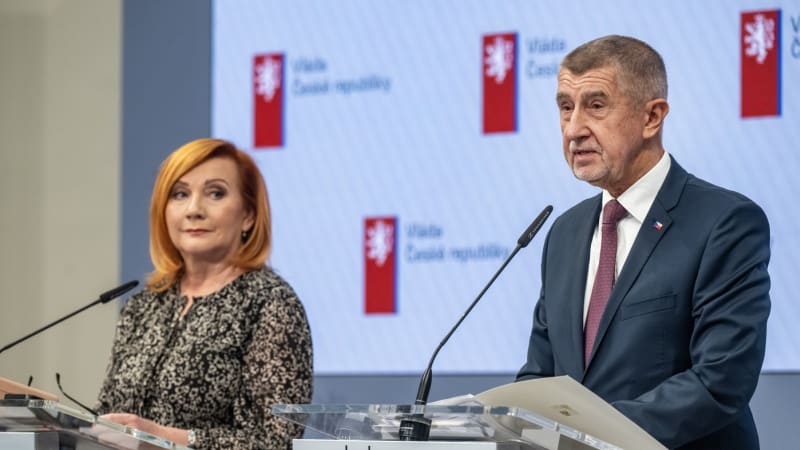 Opozice cupuje vládu za zrušení NERV. Schillerová očividně nerozuměla expertům, míní