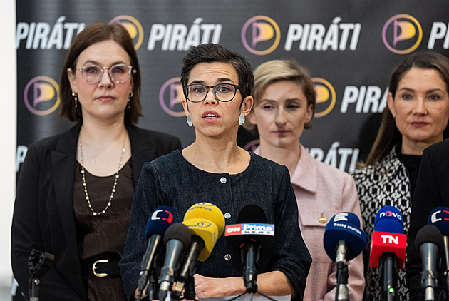 Nechutné výhrůžky političkám. Dopis z Karviné dostaly Richterová i Decroix