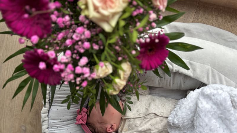 Hvězda CNN Prima NEWS Karolina Hošek je podruhé maminkou. Porod provázela její noční můra