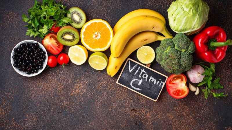 Pozor na skladování v lednici: Kterým potravinám chlad vyloženě škodí a bere jim chuť?