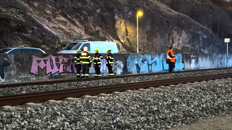 Vlak srazil u Smíchovského nádraží člověka. Muž na místě svým zraněním podlehl