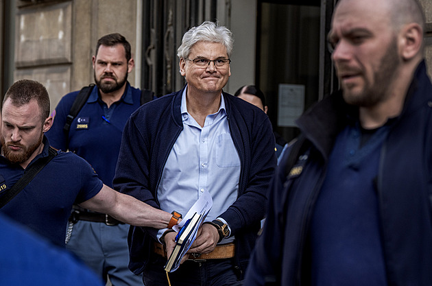 Ludvík může večer opustit dům i cestovat. Soud vyhověl jeho stížnosti