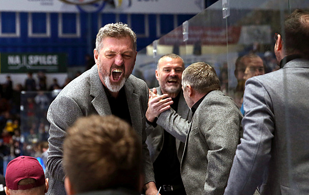 Únava? Právě že vůbec, tvrdí kouč Nedvěd. Spartu čeká megasérie s Pardubicemi