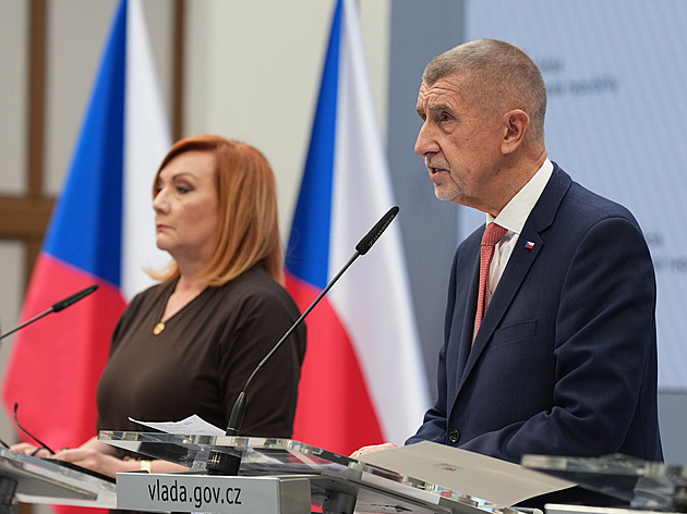 Vláda rozhodne o zastropování marží i snížení spotřební daně u nafty a benzinu