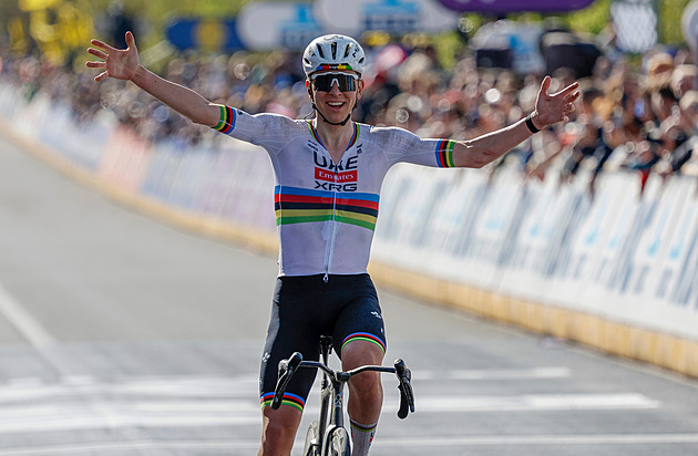 Pogačar dál vládne. Na Flandrech udolal i Van der Poela a zapsal se mezi legendy