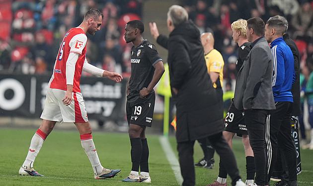 Slavia protestuje proti vyloučení Chorého: Plivnutí nelze prokázat, kartu zrušte
