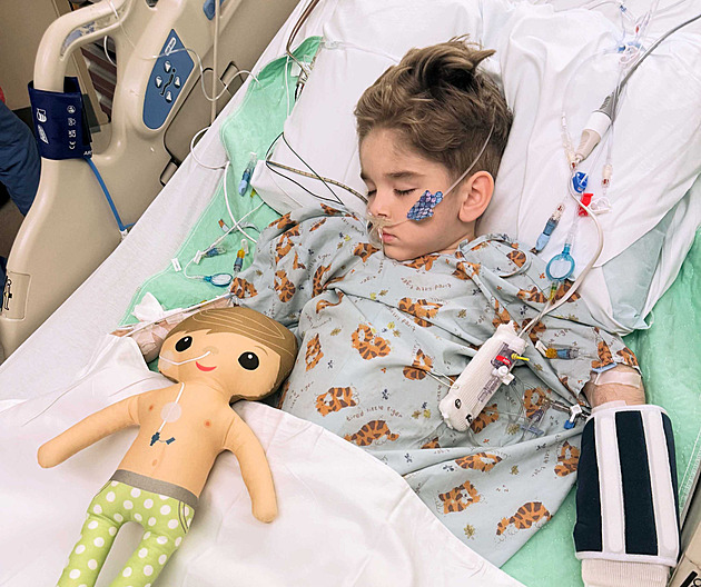 Bypass aorty, přešití ledvin. Kubík má v USA po klíčové operaci, trvala deset hodin