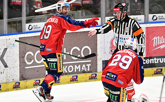 ONLINE: Třinec - Pardubice 2:2, tristní úvod hostů pak skvělá reakce. Srovnal Červenka
