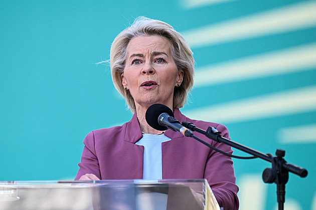 Méně předpisů! Na von der Leyenovou sílí tlak kvůli byrokracii Bruselu i stylu vedení