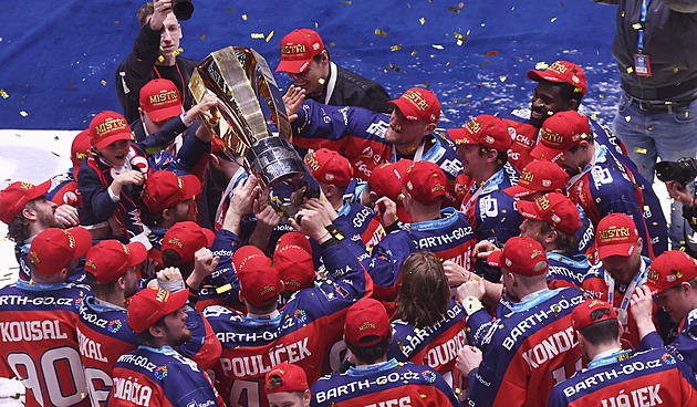 Nekoupil jsem si titul, ale hráče, kteří ho vybojovali, hlásí majitel Dynama