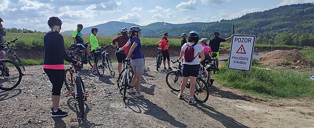 Výstavba cyklostezky do Sklářů bude náročná, musí dávat pozor na stromy