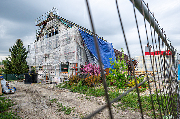 Obec se pustila na nákladné rekonstrukce, teď má dluhy a je na hraně bankrotu