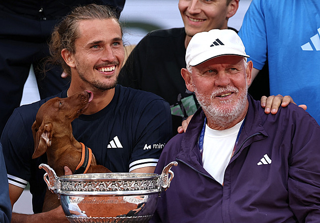 Nečekaná hvězda finále Roland Garros. Zvereva zastínil jeho nejvěrnější fanoušek