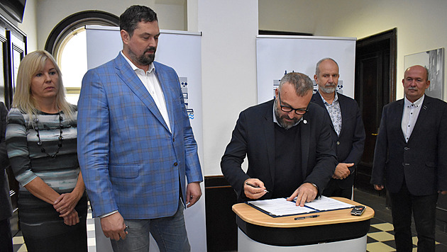 Další převrat ve vedení Frýdku-Místku? Zastupitelé řeší odvolání primátora