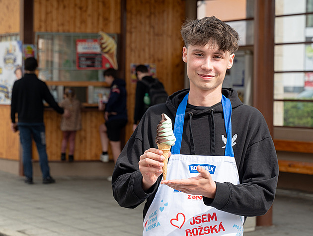 Z chátrající budky na náměstí udělal mladý vizovický zmrzlinář hit léta